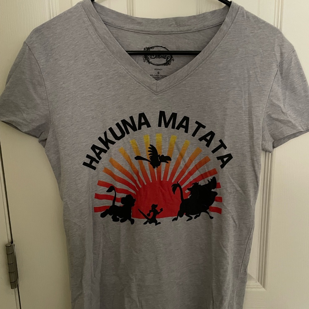 Disney Hakuna Matata Lion King T-shirt Size Small